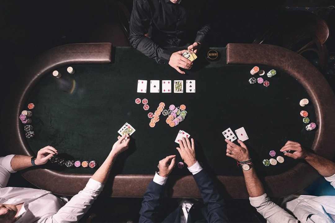 Bàn chơi Poker tại đây được bố trí theo đủ mọi cấp độ