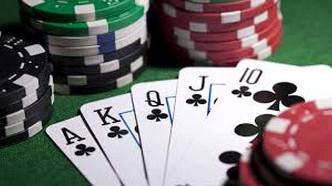 Poker là một bộ môn ăn khách nhất nhì La Vogue Boutique